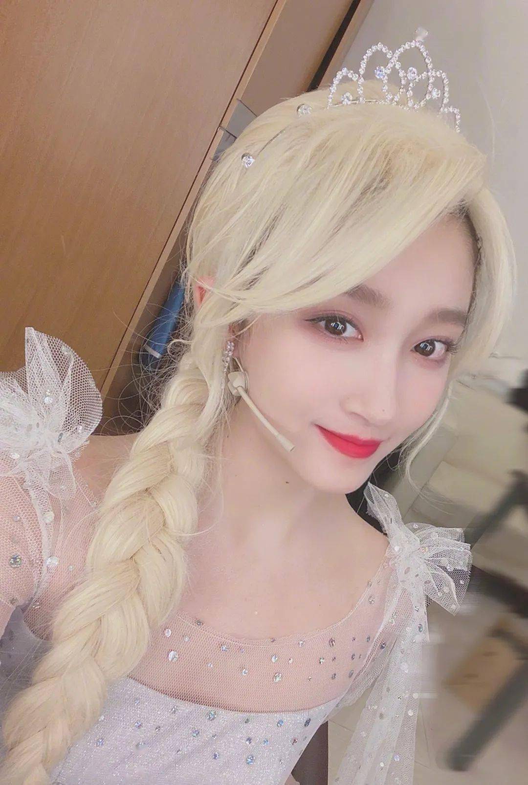 关晓彤|谁还不是个小公主呐？钟楚曦、关晓彤COS的公主妆，我们也能行~