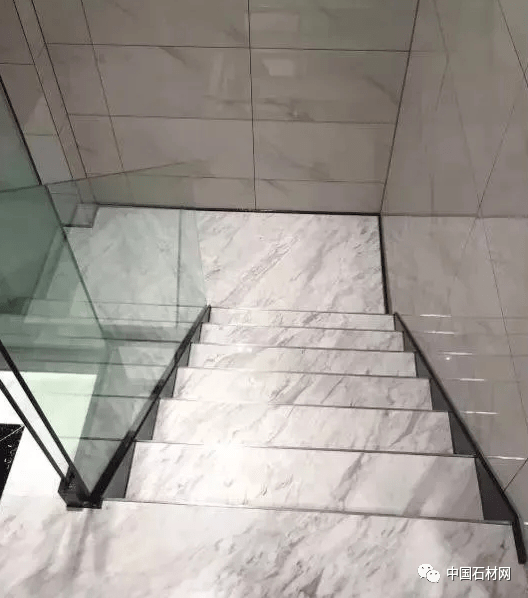 大理石楼梯踏步横头怎么做