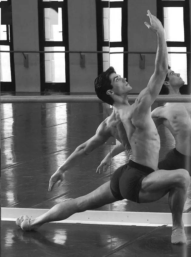 罗伯托·波雷|这个舞台上的王子,绝对秒杀一切小鲜肉!