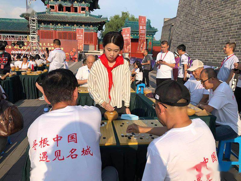 开云手机在线登陆入口：
组图：中国女子围棋甲级联赛大同站举行公益指导棋运动(图3)