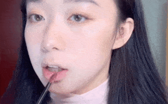 人间|别不信，绮绮子“人间鹦鹉妆”，一画年轻5岁！