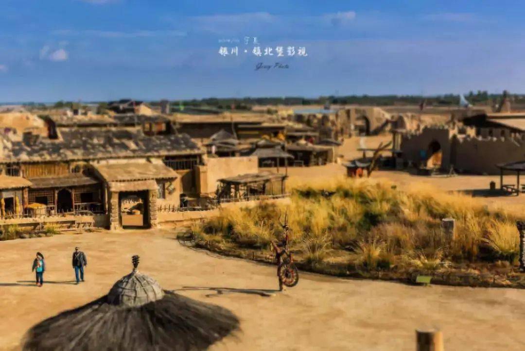 在澳大利亚金牌摄影师杜可风的镜头下,《东邪西毒》美的像一幅鲜明且