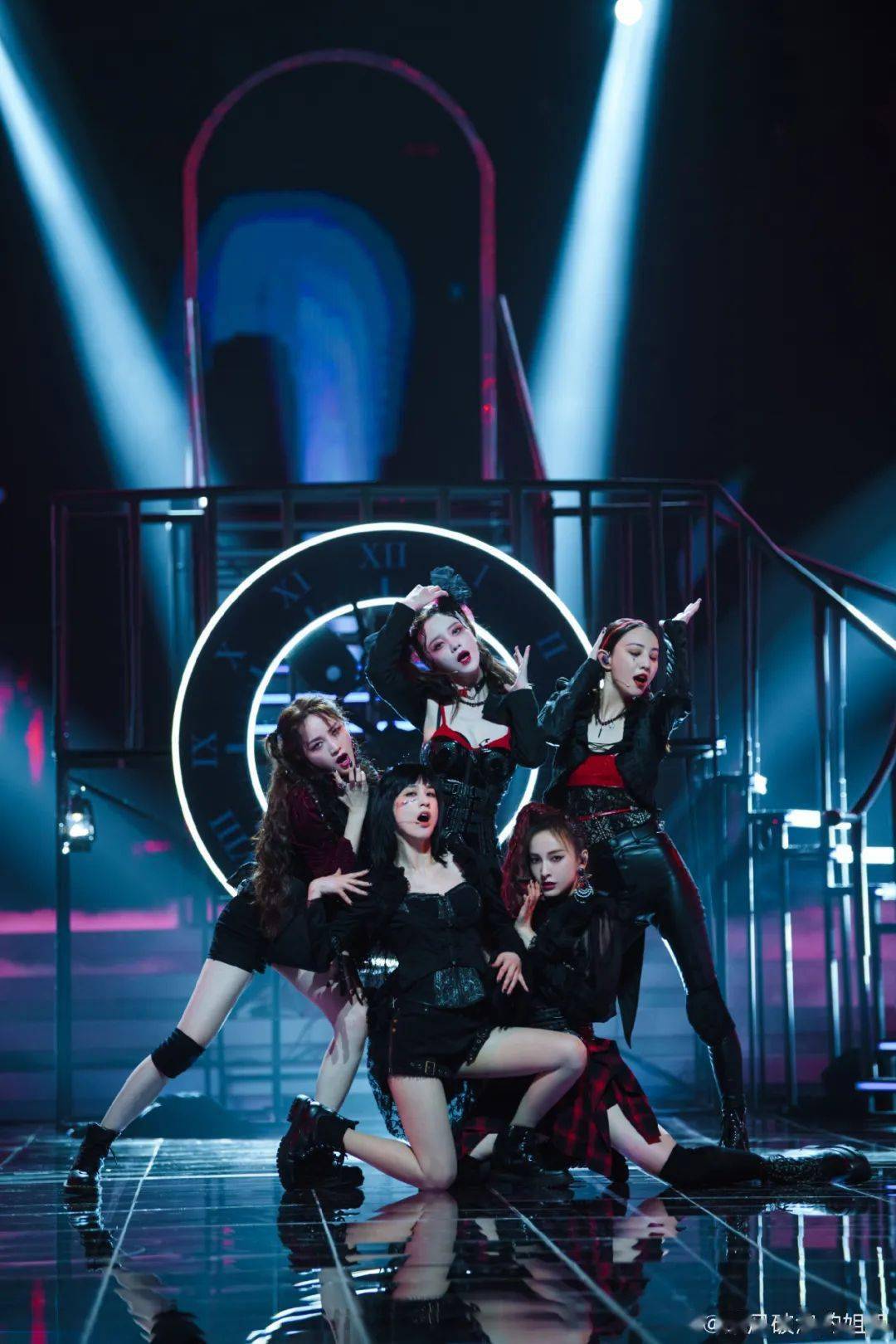 高人|吴昕究竟是被什么高人指点了？现在的她也太美了！