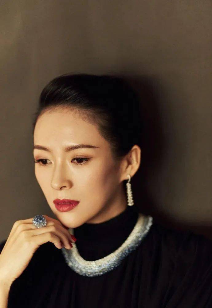 hold|烈日当头,杨幂 赵丽颖 佘诗曼靠什么hold住夏日绝色妆容?