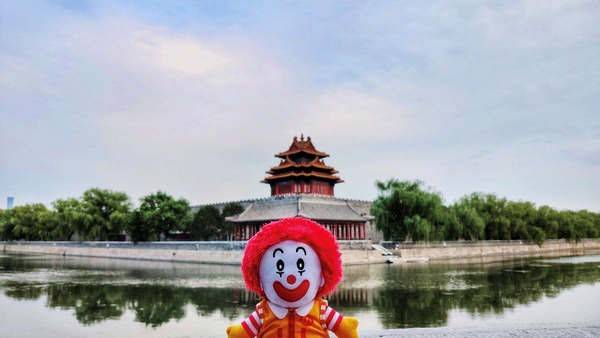 麦当劳|麦当劳启动28天“夏日追光计划” 故宫角楼日出直播传递正能量