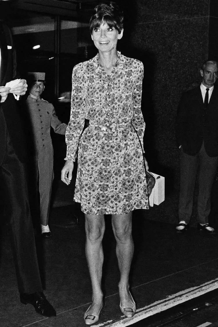 Roger|骨灰级经典Roger Vivier方扣鞋，又出了绝美新款！