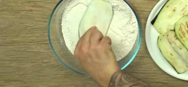 烧烤店|好吃不油腻，上桌就秒光，6斤都不够吃茄子这样做真是太香了