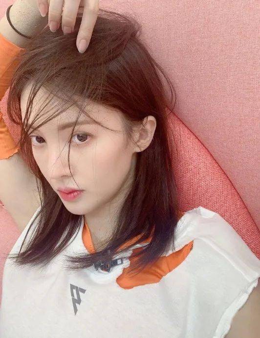 肌肤|金晨、沈月带着《元气水润肌养成秘籍》向你招手！