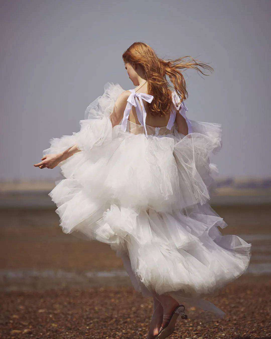 纱裙|谁能不爱夏日的薄纱连衣裙呢？