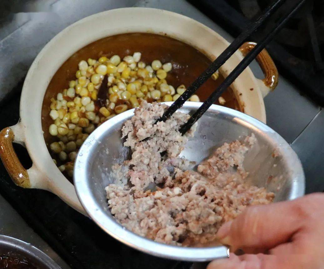 黄亮|褪去粗粮身份,玉米粒成热门食材!7道旺销菜,黄亮诱人!