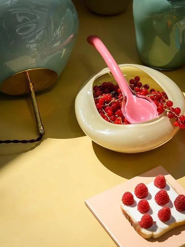 Helle|“长得这么好看，花瓶就花瓶吧”