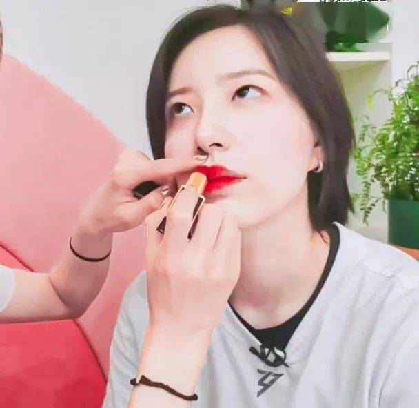 口红|我们都会成为姐姐，但不一定能活得这么漂亮！