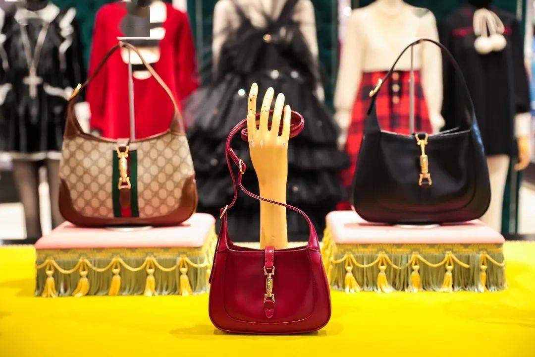 Fendi|七夕预热！Fendi咖啡馆、Dior限时店，大牌打堆来成都过节