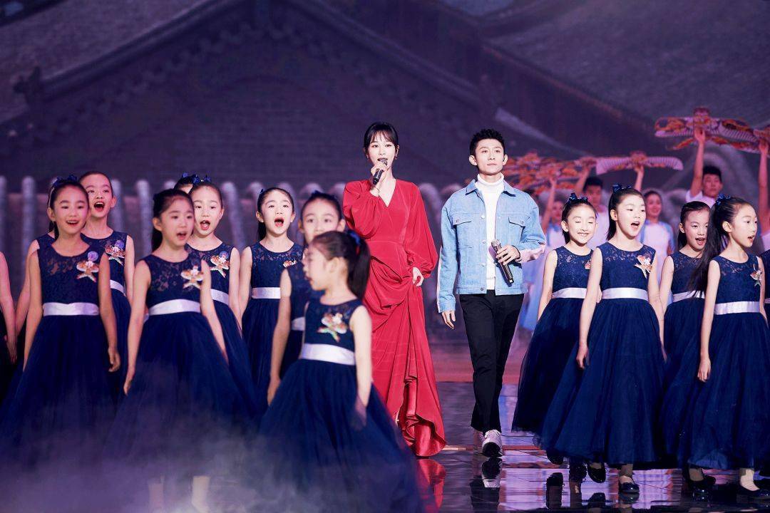 女明星|杨紫，与关晓彤土得不相上下