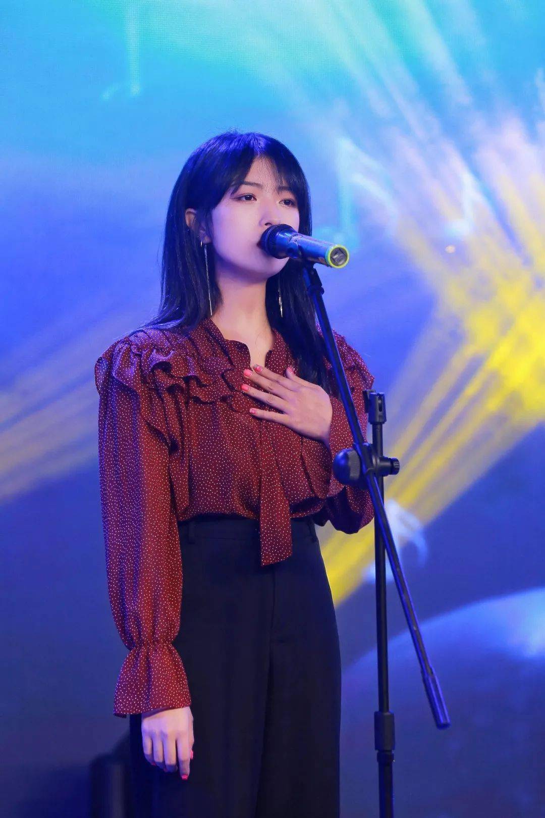 中国好声音最火的歌曲女歌手 d1c4f9a996fa4d13a3b7080cfd72eee8.jpeg