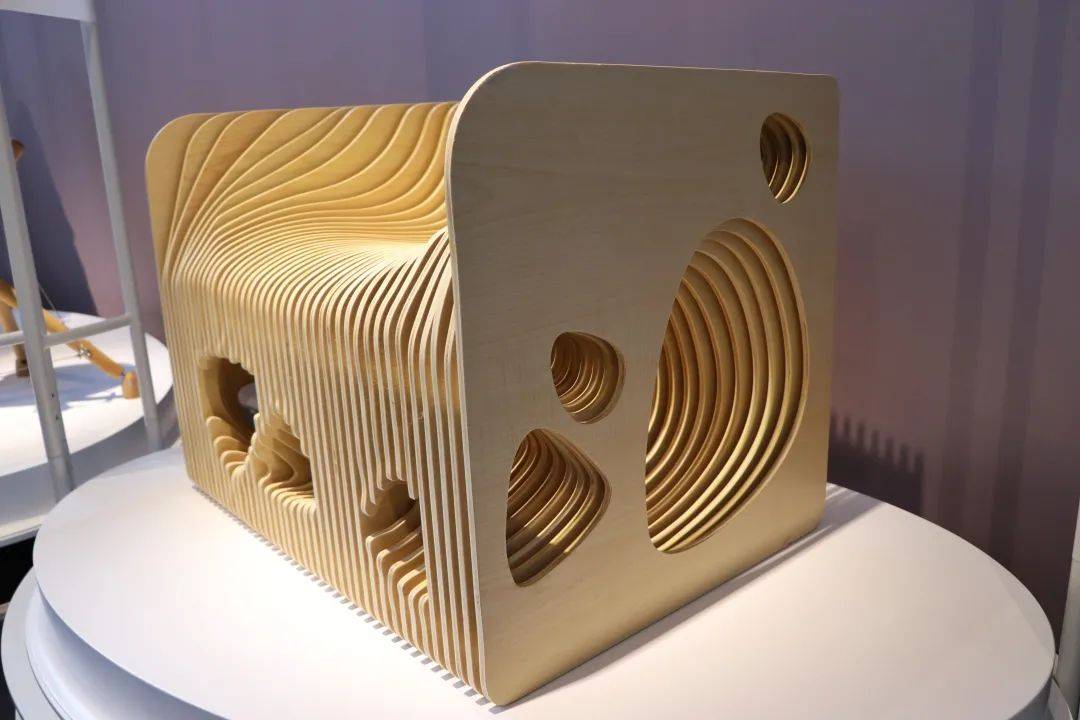 莫比|小孩子才做选择，?买得起?和?有意思?，我两个都要 | 现场