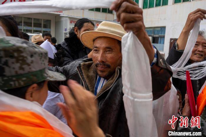 进行|“金珠玛米”援助西藏丁青县进行包虫病防治