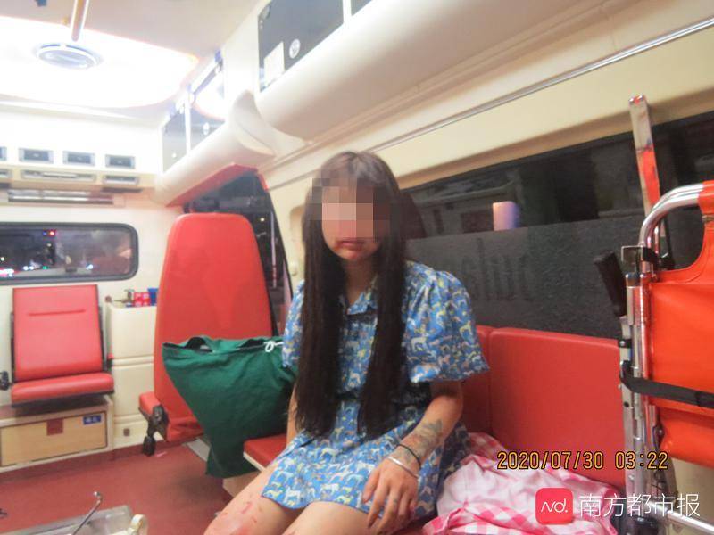 头盔|闯红灯！不戴头盔！遮挡车牌！江门女子醉驾飞驰撞上护栏