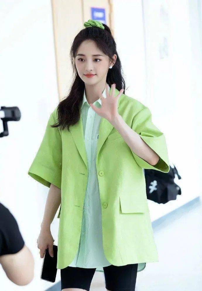 水果|2020夏天最流行的“果汁系穿搭”，复古优雅，太上头了！！