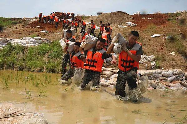 巡逻|没有一个标题，能承载他们的付出！