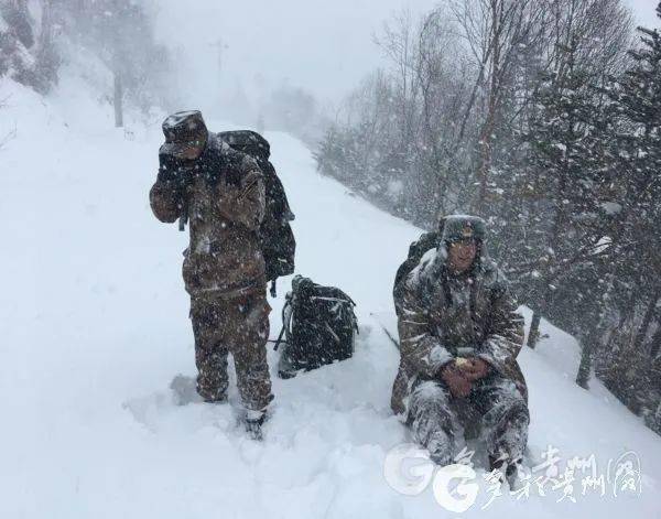 世界屋脊上的贵州兵马关敬风雪云中哨所守护祖国一抹红