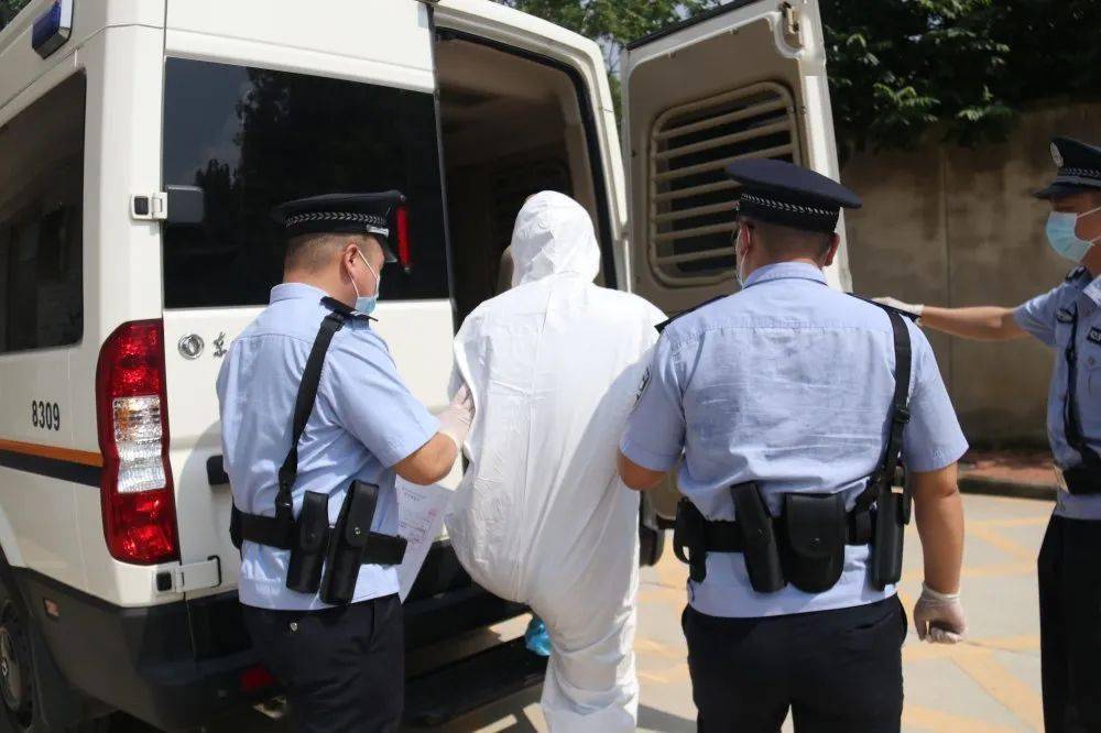 法警的排名_女法警