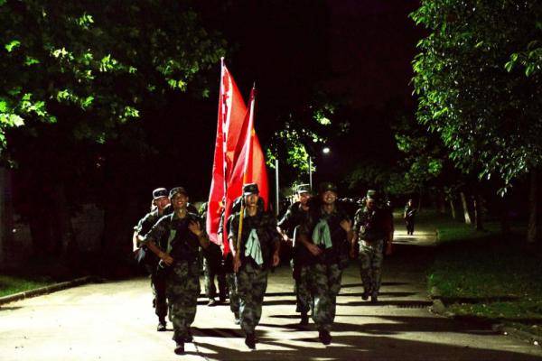 超燃|超燃，准士官们的热血拉练来啦