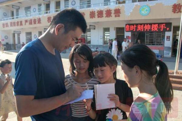 生产|安徽安置点里，河南救援队帮助群众恢复生产生活