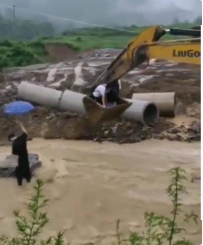 图片|“洪水中救下14人”，这是挖掘机中的“救人机”