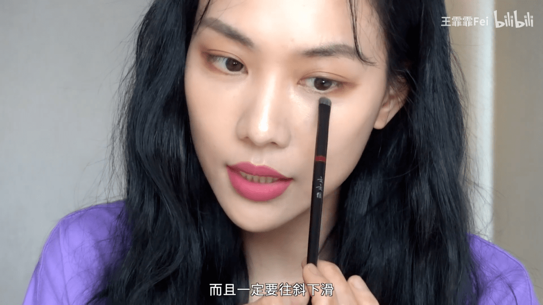 牛仔裤|打败万茜、宁静的王霏霏竟然是个ZARA女孩，想get她的49元同款T！