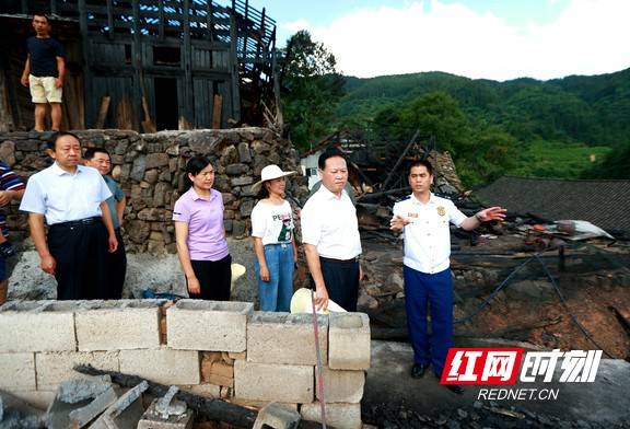 群众|叶红专：做好救助帮扶和灾后重建 不让一名群众因灾致贫返贫