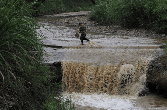 一线|15张照片带你走进抗洪抢险救援一线……