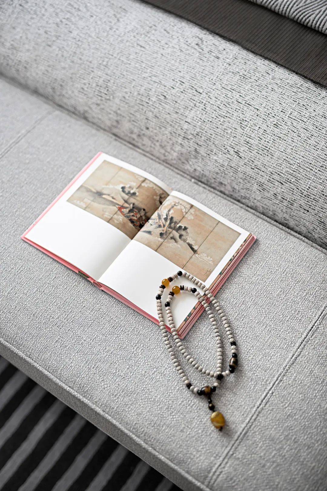 归家|设计 | 简与素的丰富表达