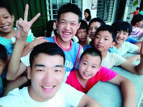 颜倪鑫|因疫情无法返校，寒门学子圆“支教”梦