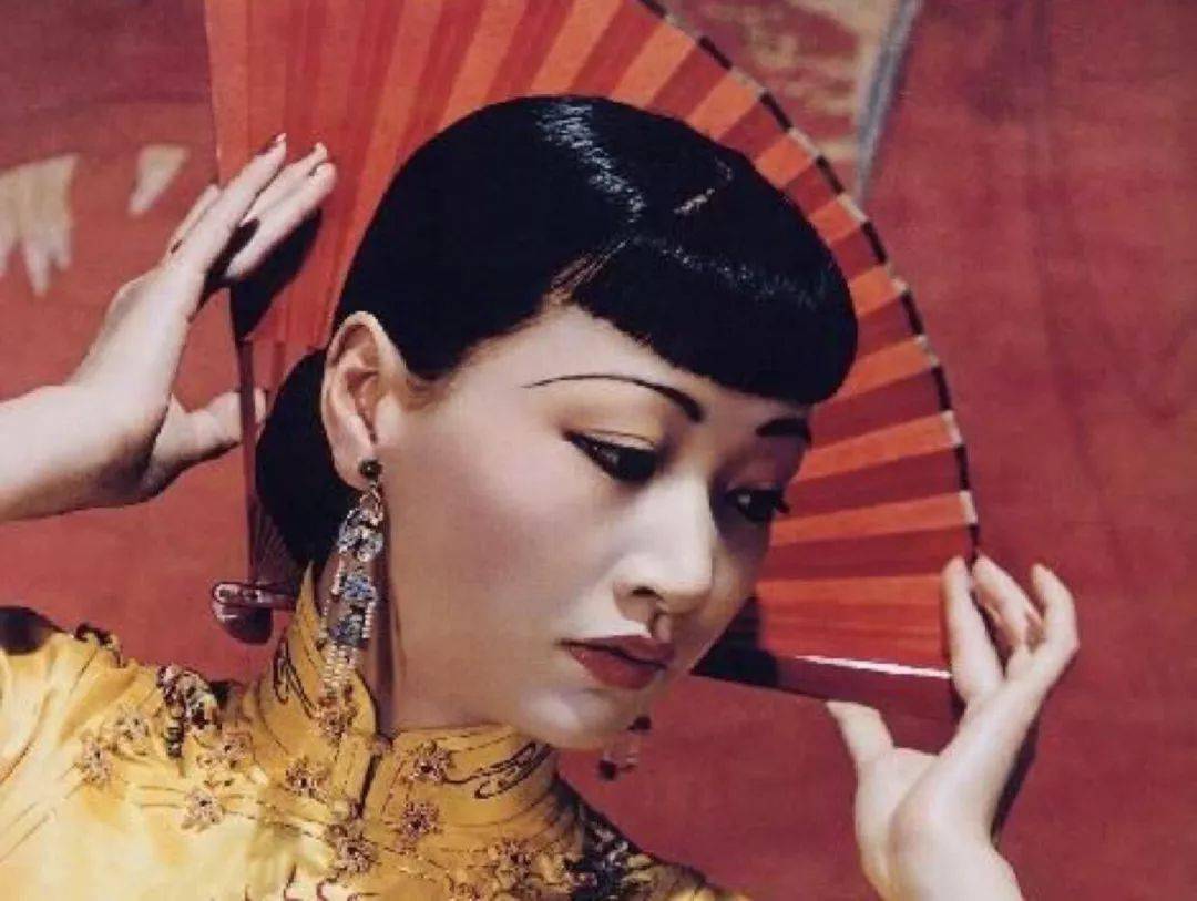 宁静剃掉粗眉变成铅笔眉,原来女生都被韩式平粗眉耽误了颜值 宁静剃掉粗眉变成铅笔眉,原来女生都被韩式平粗眉耽误了颜值