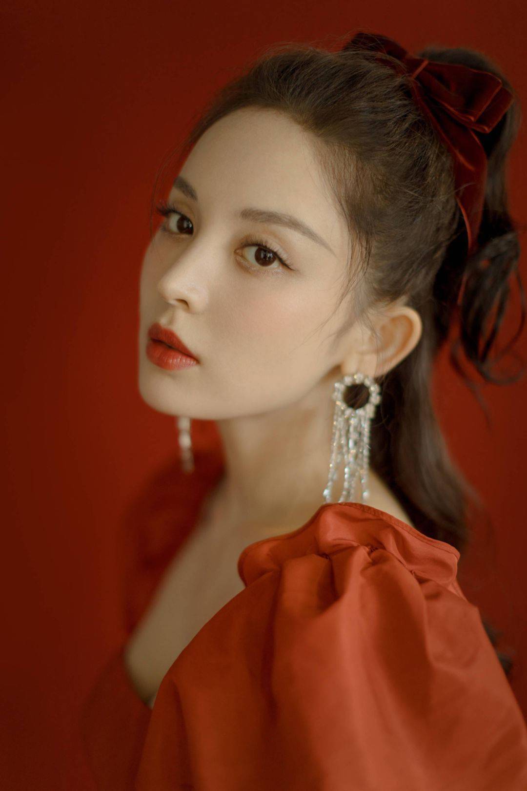 睫毛|从甜度爆表到复古明艳,产后首亮相的她惊艳全场!