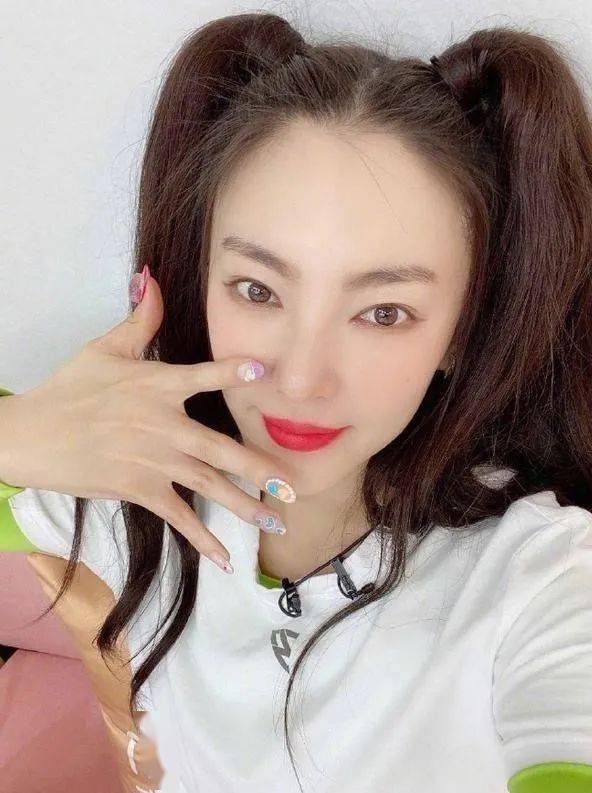 发型|今年夏天最时髦又凉快的发型,不用找Tony老师,5块钱就能打造!