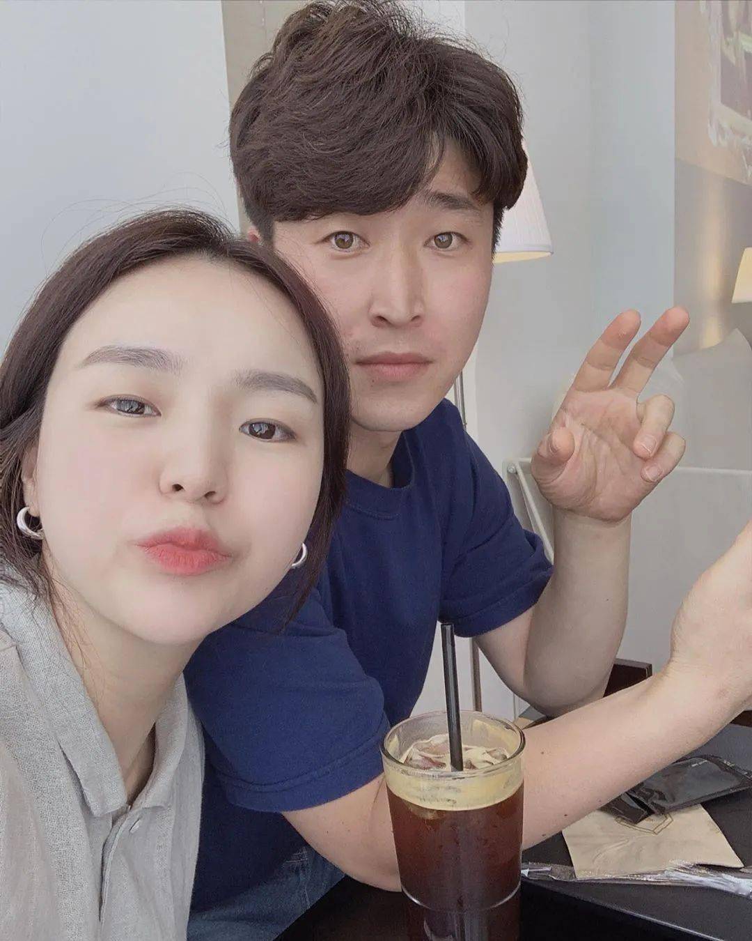 神态|4岁女孩活成“乡镇女老板”,13万网友惊叹:这神态,一般人模仿不来