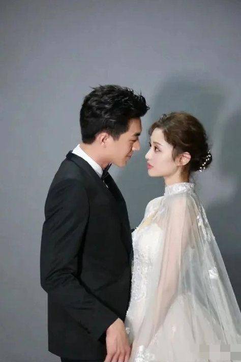 林更新恋情曝光？4天夜会两女，举止亲密，新晋