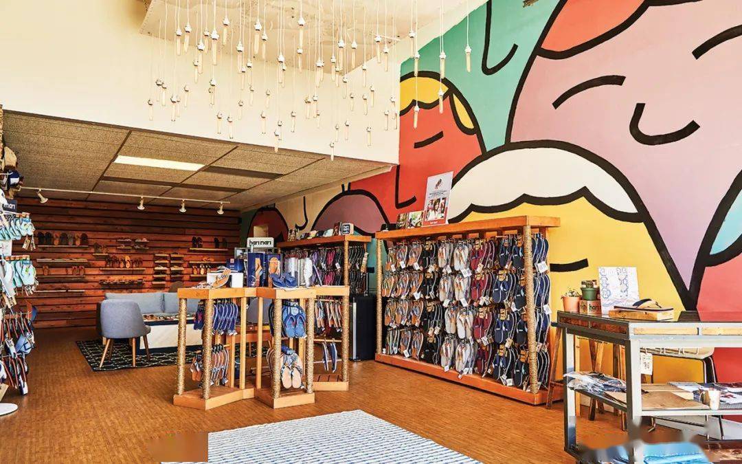 拖鞋|700块一双的潮牌拖鞋帝国是如何建成的?