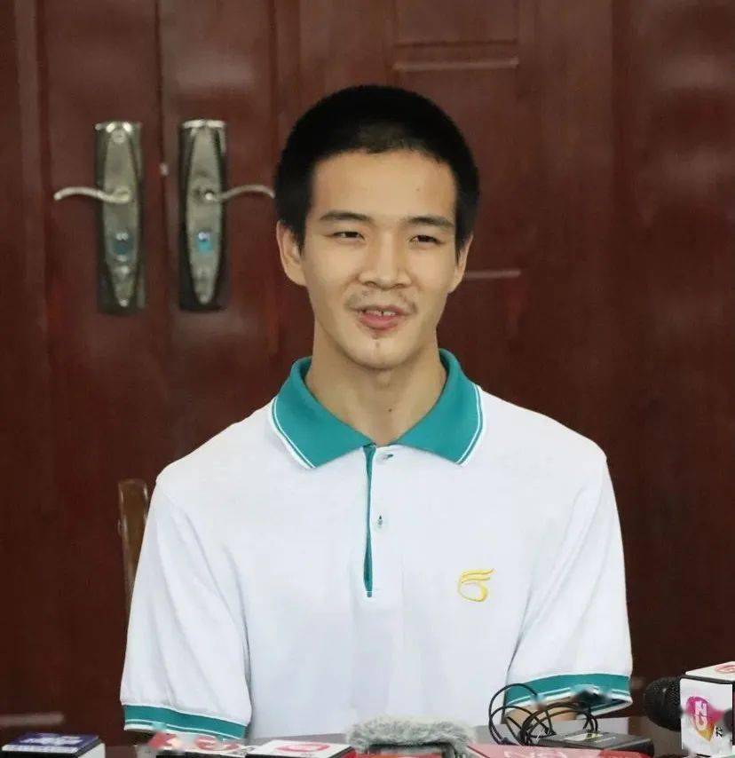 通知书|叻！这位广州学霸获清华首封录取通知书