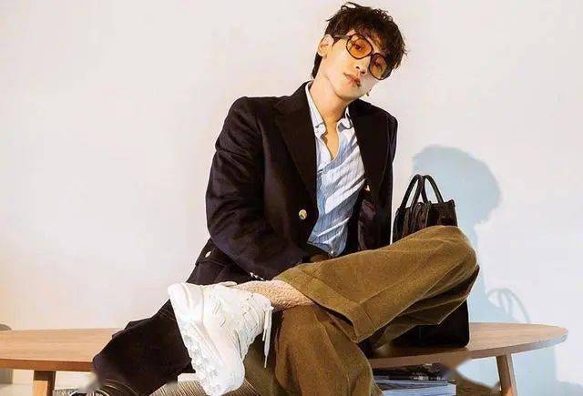 金泰熙广告被指抄袭后，Rain直言妻子“像个傻瓜