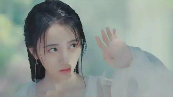 皮肤|美人计 | 女演员皮肤细纹肉眼可见的热播剧，这回怎么没人吐槽？