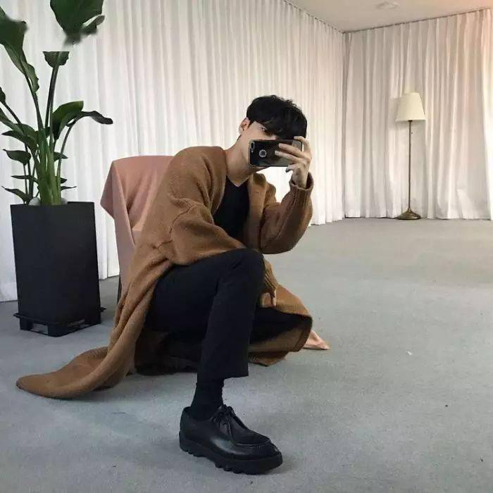 男生怎么拍照比较撩人 1aea37df476b4bd8adc593d4fa70ebb1.jpeg