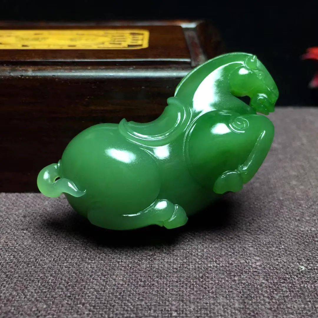 子和|布达拉宫用了多少吨金子和珠宝用来装饰呢？说出来你都不敢相信