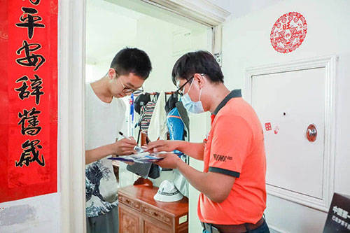 北航|自带“专属小飞机”，北京男孩收到北航第一封本科录取通知书