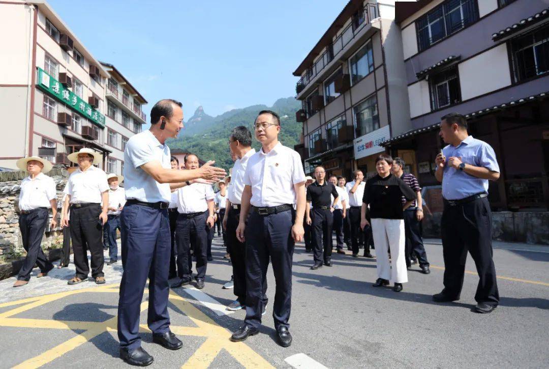 当阳党政代表团赴兴山县考察学习