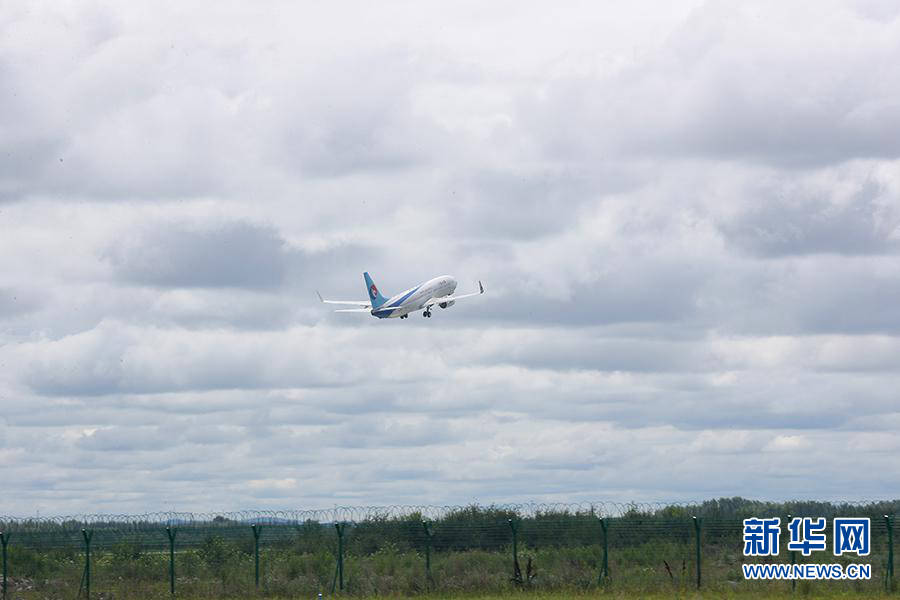 飞行|【幸福花开新边疆】“雄鹰”在扎兰屯展翅飞翔