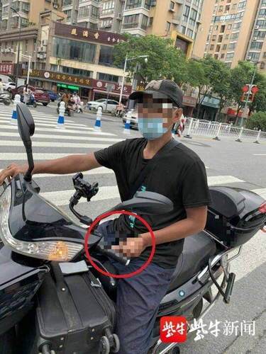 警情|恶心！男子骑着电动车跨两省六市，故意向女性裸露身体