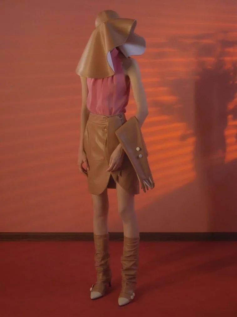 时装|想做不撞衫大赛的冠军，你还缺一件格鲁吉亚的时装